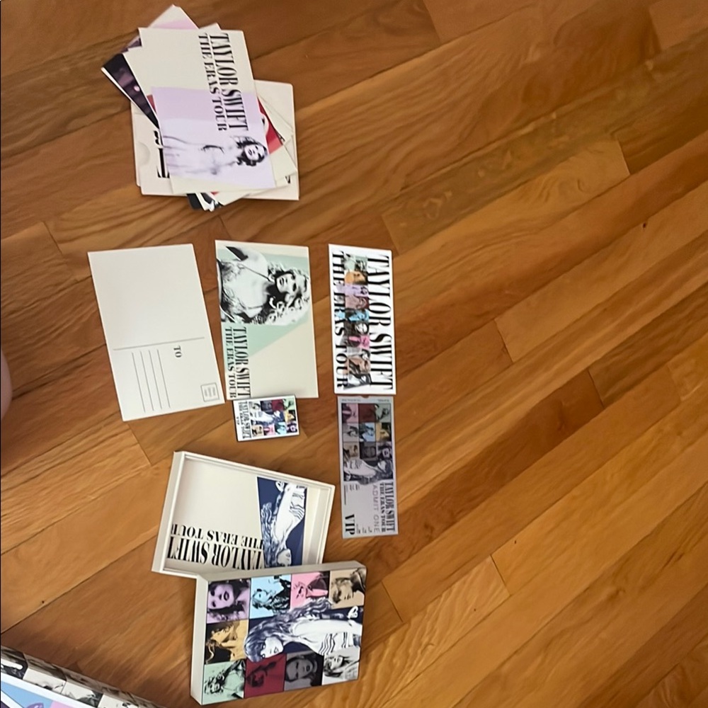 Taylor Swift Postcard Set - Multicolor